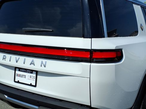Used 2024 Rivian R1S Adventure AWD/4WD image 17