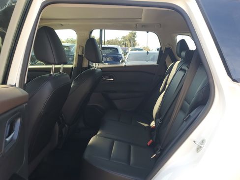 Used 2023 Nissan Rogue SV w/ SV Premium B Package image 12