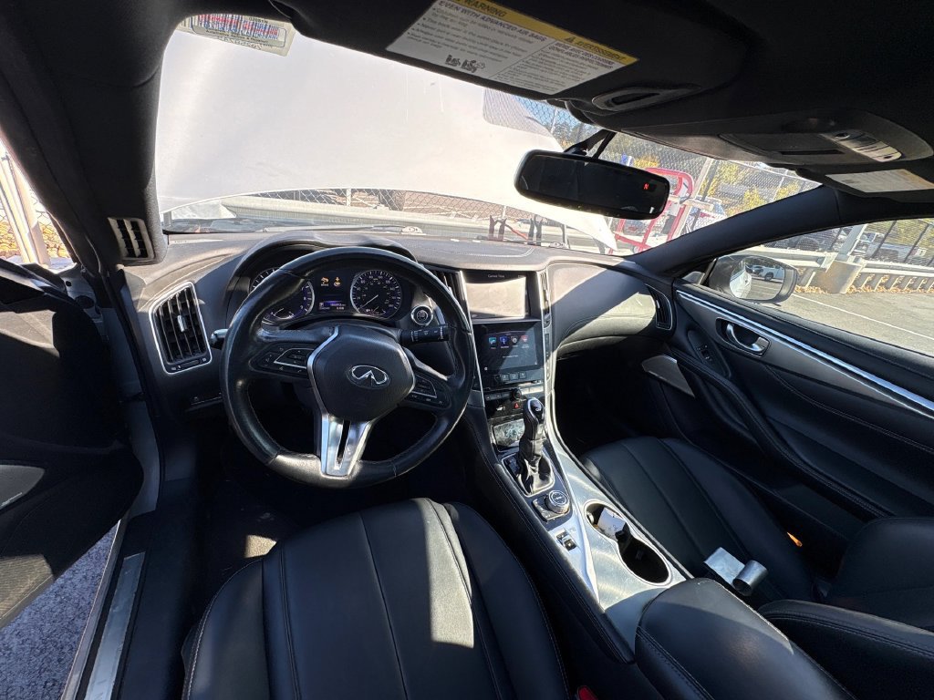 Used 2018 INFINITI Q60 3.0t Luxe RWD image 6