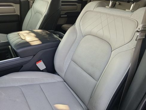 Used 2023 RAM 1500 Limited AWD/4WD image 12