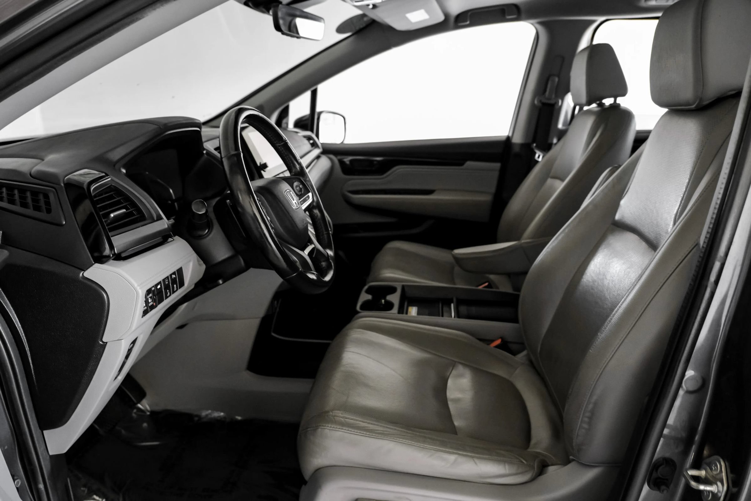 Used 2019 Honda Odyssey Elite image 3