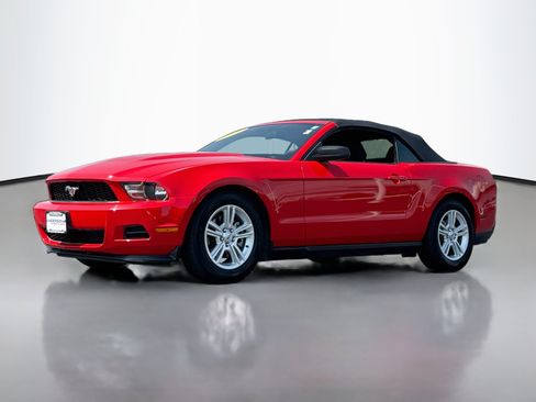 Used 2012 Ford Mustang Convertible RWD image 3