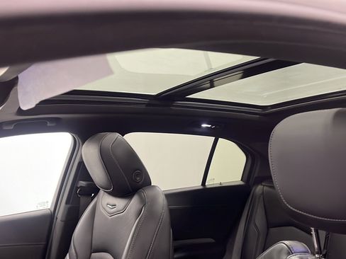 Used 2019 Cadillac XT4 Premium Luxury AWD/4WD image 13