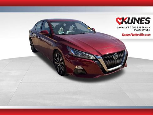 Used 2020 Nissan Altima 2.0 Platinum FWD image 1