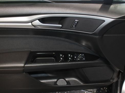 Used 2013 Ford Fusion SE image 7