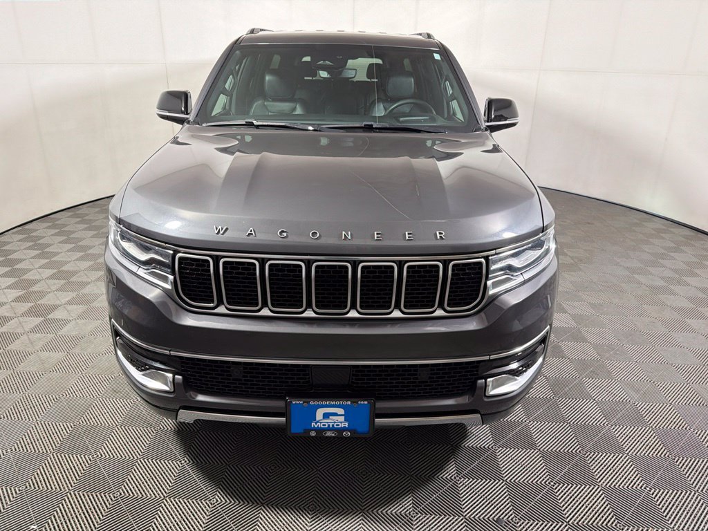 Used 2024 Jeep Wagoneer L Series III w/ Flexible Seating Group AWD/4WD image 3