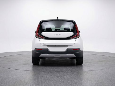 Used 2025 Kia Soul LX w/ LX Technology Package image 7