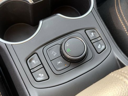 Used 2020 GMC Terrain SLE w/ Driver Convenience Package image 23