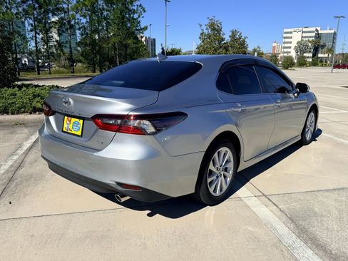 Used 2023 Toyota Camry LE image 3