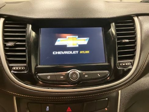 Used 2018 Chevrolet Trax LT w/ LT Convenience Package AWD/4WD image 23