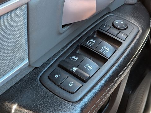 Used 2022 RAM 2500 Big Horn w/ Cold Weather Group image 21