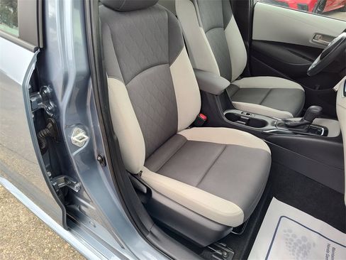 Used 2024 Toyota Corolla LE image 31