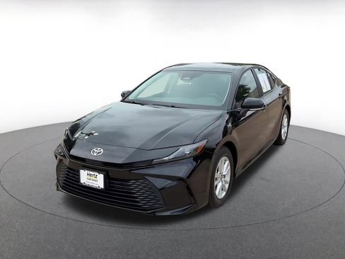 Used 2025 Toyota Camry LE image 7