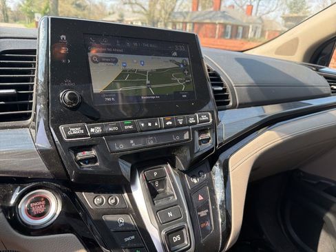 Used 2022 Honda Odyssey Elite image 8