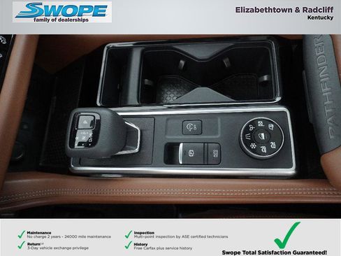 Used 2024 Nissan Pathfinder Platinum AWD/4WD image 25