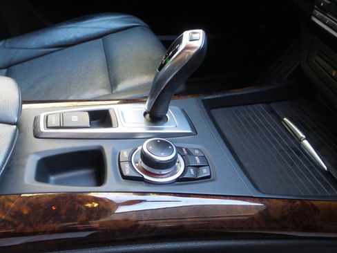 Used 2012 BMW X5 xDrive35d image 11