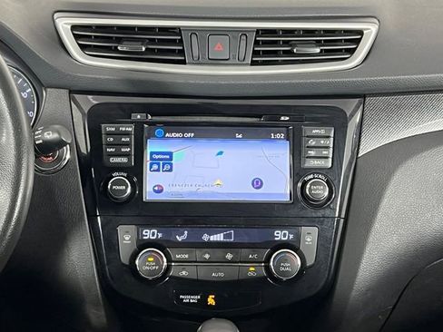 Used 2016 Nissan Rogue SL image 30