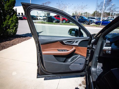 Used 2019 Audi Q7 2.0T Premium Plus w/ Premium Plus Package image 14