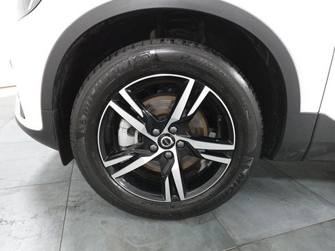 Used 2025 Volvo XC40 B5 Core AWD/4WD image 38