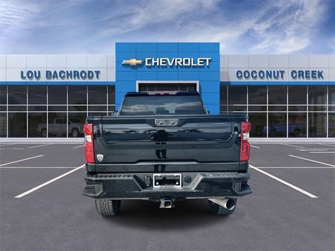 Used 2022 Chevrolet Silverado 2500 Custom w/ Custom Value Package image 7