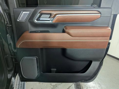 Used 2024 GMC Sierra 2500 Denali Ultimate w/ Snow Plow Prep/Camper Package image 18