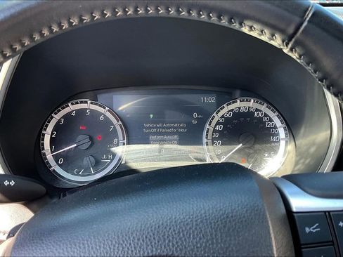 Used 2024 Toyota Highlander XSE AWD/4WD image 12