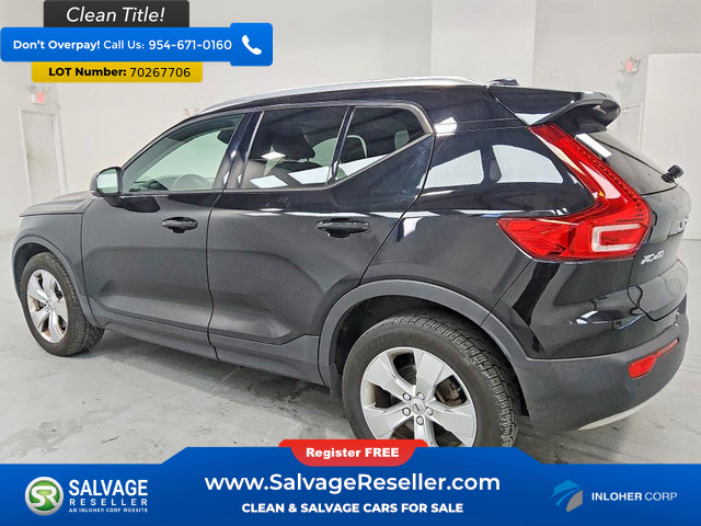 Used 2022 Volvo XC40 T5 Momentum AWD/4WD image 3