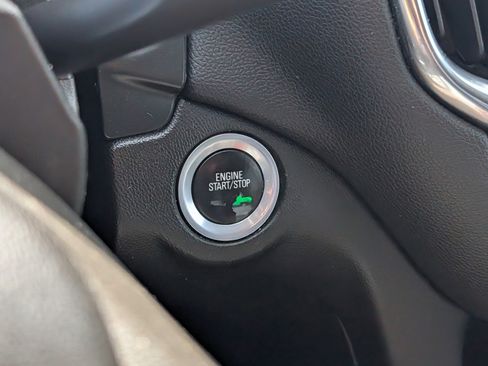 Used 2018 Chevrolet Equinox LT image 36