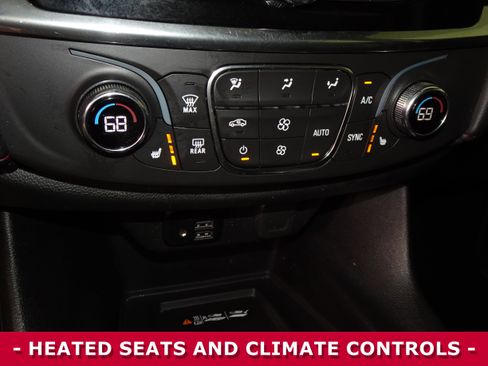 Used 2023 Chevrolet Traverse RS image 23