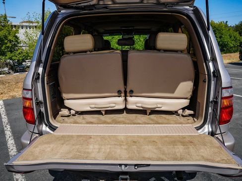 Used 2001 Toyota Land Cruiser AWD/4WD image 25