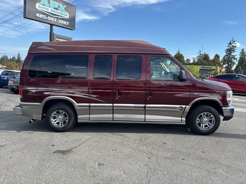 Used 2011 Ford E-150 and Econoline 150 w/ Premium Van Group image 12