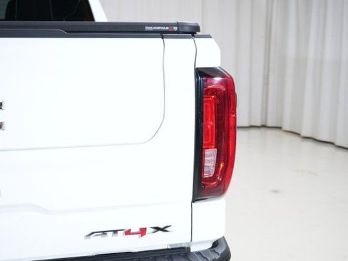 Used 2024 GMC Sierra 1500 AT4X image 28