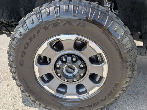 Used 2024 Ford F350 Platinum w/ Tremor Off-Road Package AWD/4WD image 25