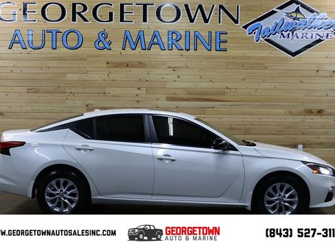 Used 2020 Nissan Altima 2.5 SR w/ Premium Package image 1