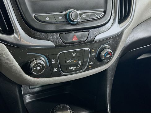 Used 2020 Chevrolet Equinox LS FWD image 23