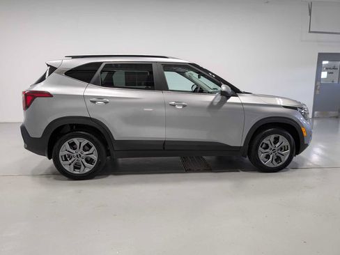 Used 2024 Kia Seltos S AWD/4WD image 8