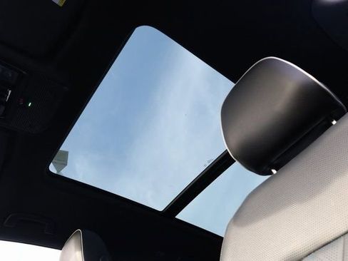 Used 2024 Volkswagen Atlas Cross Sport SEL Premium R-Line image 29