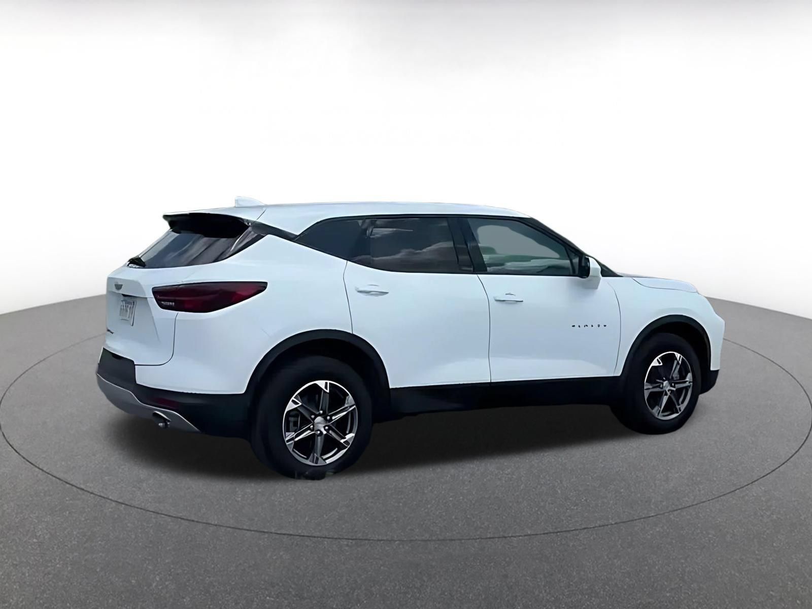 Used 2026 Chevrolet Blazer LT AWD/4WD image 14