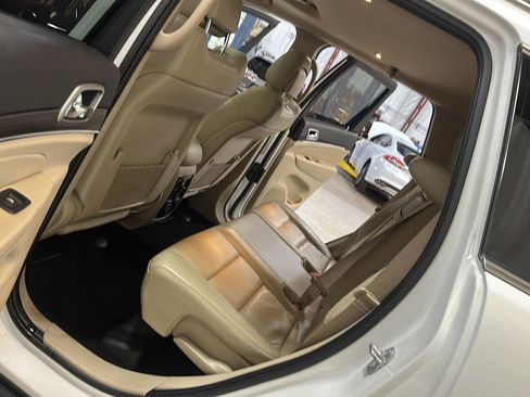 Used 2019 Jeep Grand Cherokee Limited w/ Trailer Tow Group IV image 29