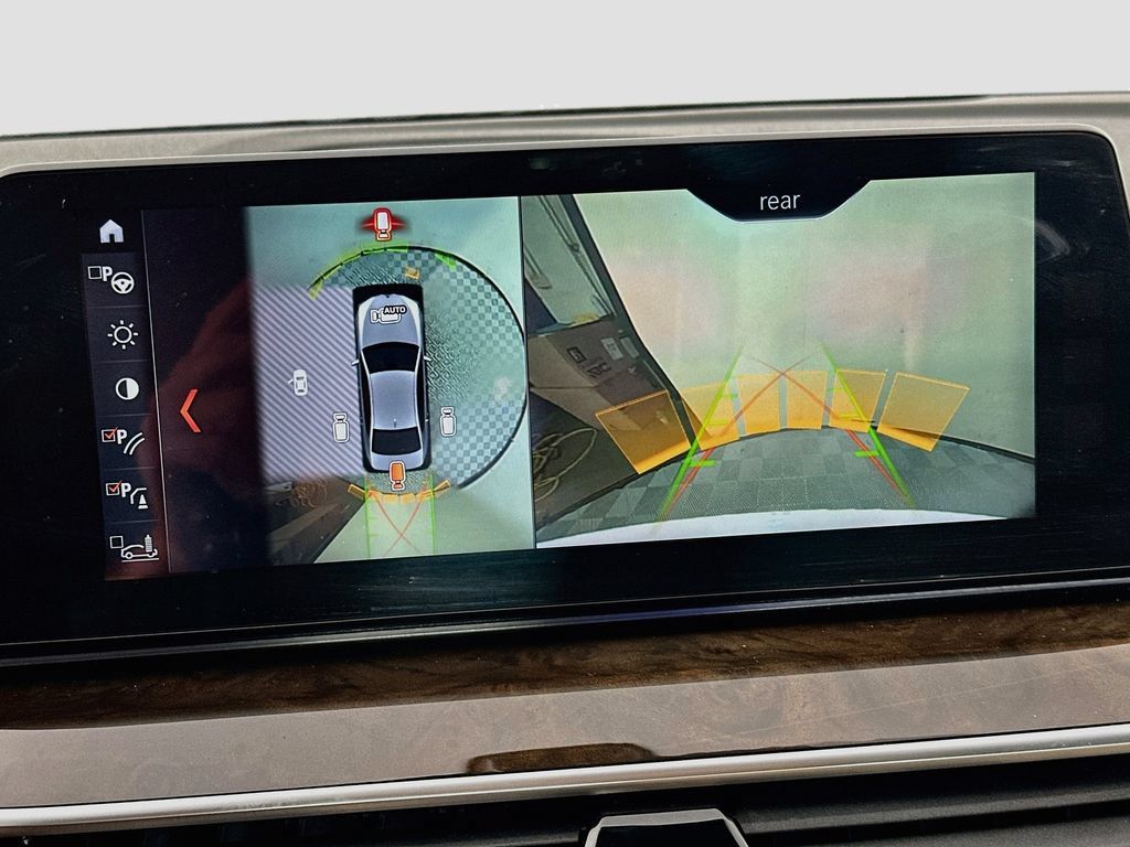 Used 2018 BMW 530e RWD image 16