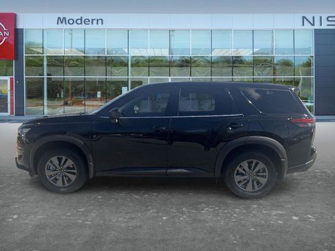 Certified 2025 Nissan Pathfinder S image 8