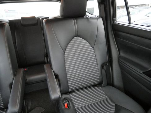 Certified 2025 Toyota Highlander XSE image 15