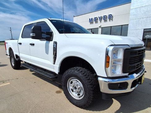Used 2025 Ford F250 XL w/ XL Off-Road Package AWD/4WD image 2