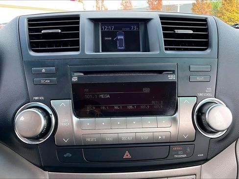 Used 2012 Toyota Highlander FWD image 31