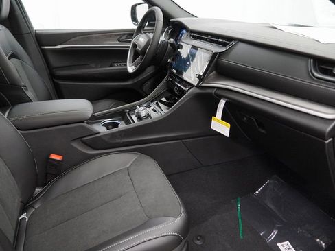 New 2026 Jeep Grand Cherokee Altitude image 35