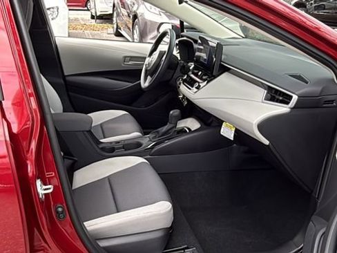 Used 2025 Toyota Corolla LE image 13