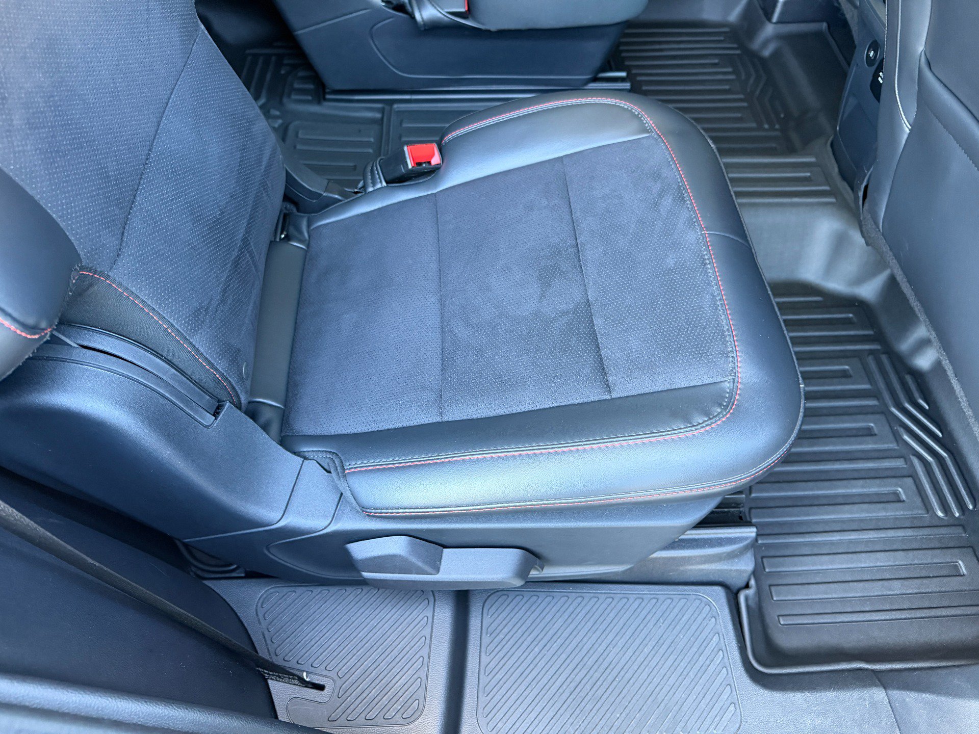 Used 2025 Ford Explorer ST AWD/4WD image 74