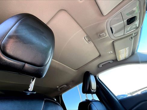 Used 2019 Jeep Cherokee Latitude Plus w/ Cold Weather Group image 22