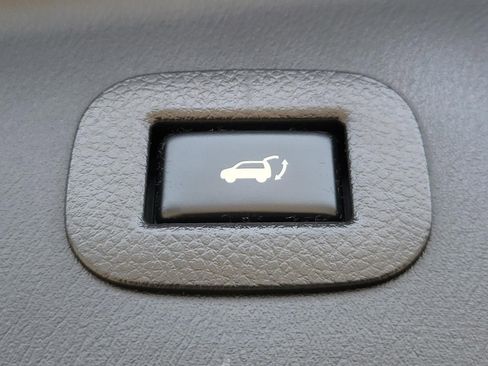 Used 2019 Nissan Armada SL w/ Premium Package image 17