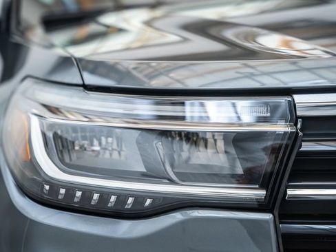 New 2026 Ford Explorer Active AWD/4WD image 15